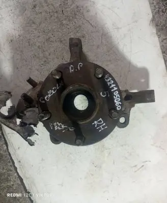 Toyota Corolla Verso AR10 Front wheel hub spindle knuckle