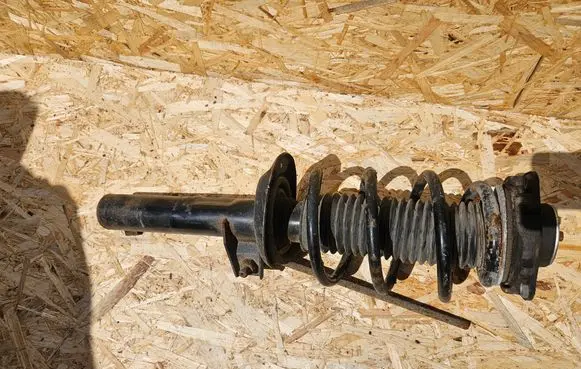 Volkswagen Golf Plus Front shock absorber with coil spring