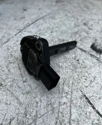 Oil level dip stick
