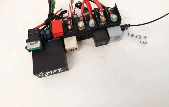 Audi A3 S3 8L Fuse box set 8l0941822