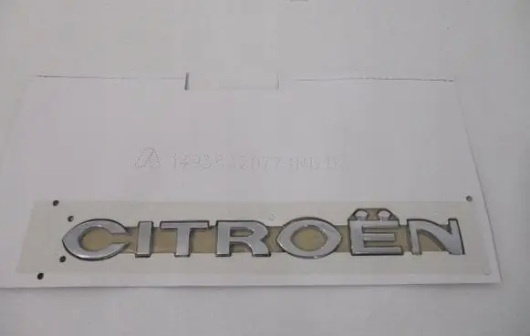 Citroen C8 Manufacturer badge logo/emblem 8665V7