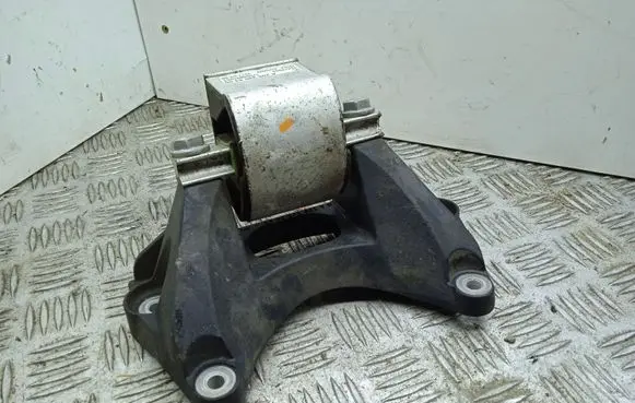 Mercedes-Benz C W205 Gearbox mount A2052405300