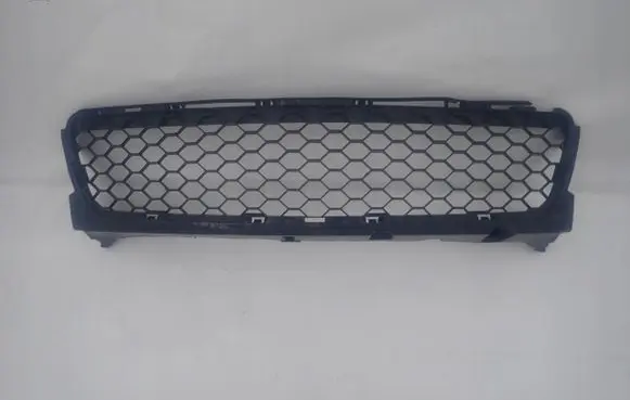 Mazda 3 I Front bumper lower grill