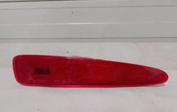 Chevrolet Corvette Rear tail light reflector 10440722