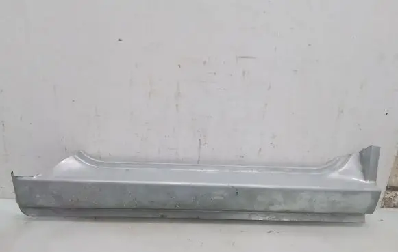 Volkswagen Transporter - Caravelle T4 Front sill (body part) 