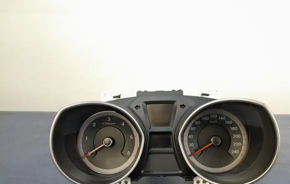 Hyundai i30 Speedometer (instrument cluster) 94004-A6060