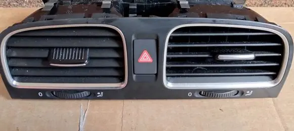 Volkswagen Golf VI Dash center air vent grill