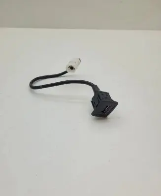 Mercedes-Benz C W204 USB socket connector A1728200515