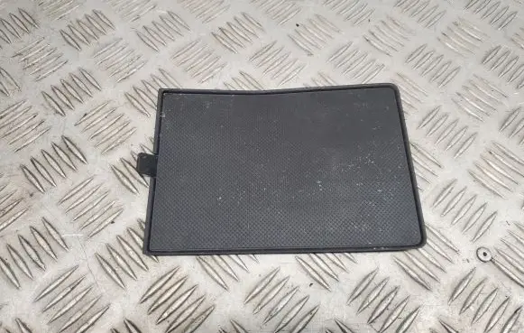 Audi Q3 F3 Glove box pad P027390026
