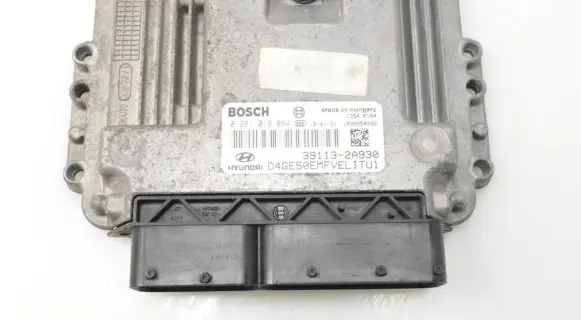 Hyundai i30 Engine control unit/module 391132A930