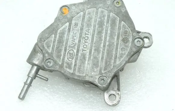 Toyota Avensis T250 Vacuum pump 293000R010