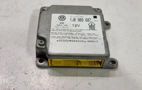 Volkswagen PASSAT B5 Airbag control unit/module 1J0909607