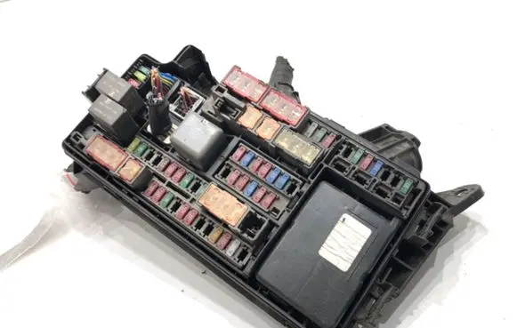 Toyota C-HR I Fuse box set 82111F4T10