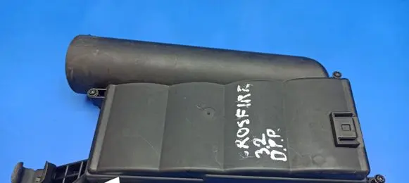 Chrysler Crossfire Air filter box cover 