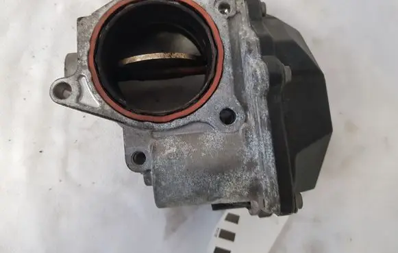 Volkswagen Golf V Throttle valve 03G128063A
