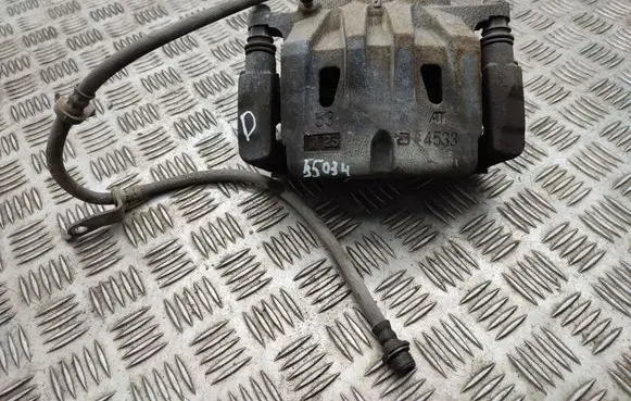 Toyota RAV 4 (XA40) Front brake caliper