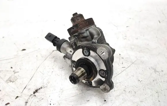 BMW 3 E90 E91 Fuel injection high pressure pump 7797874 0445010506