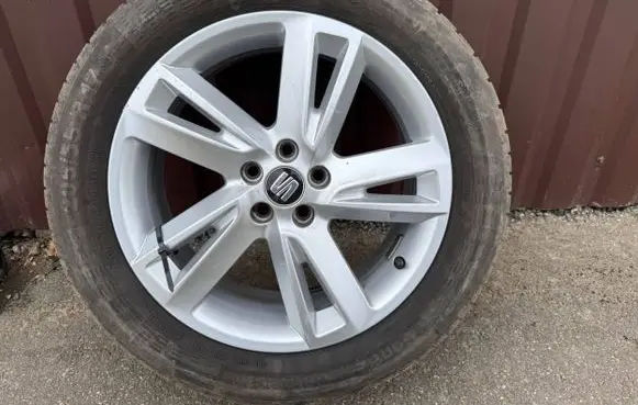 Seat Arona R17 alloy rim 6F9601025E