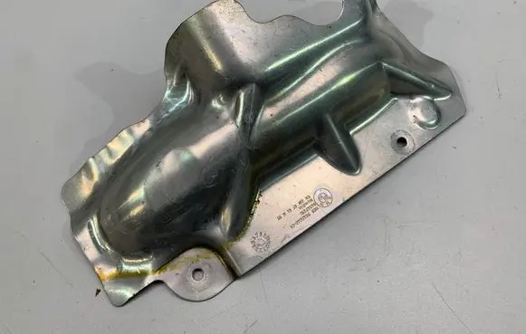BMW M3 F80 Heat shield in engine bay 7848040