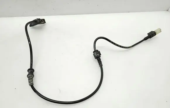 Mercedes-Benz E W211 ABS brake wheel speed sensor A2115400008