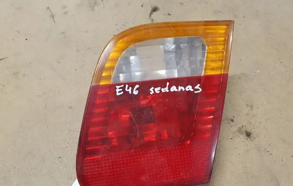 BMW 3 E46 Tailgate rear/tail lights 6907946