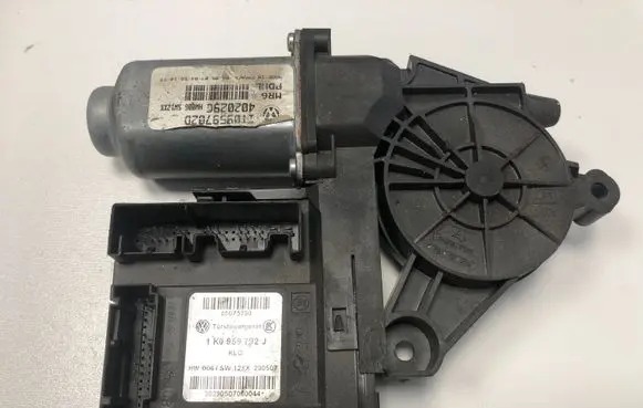 Volkswagen Golf V Front door window regulator motor 1K0959792J