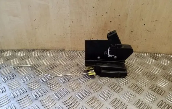 Dacia Sandero Front door lock