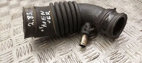 Toyota Avensis Verso Turbo air intake inlet pipe/hose 1788127080