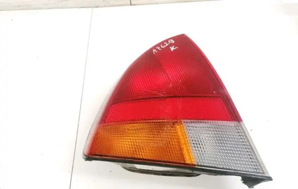 Mitsubishi Carisma Rear/tail lights