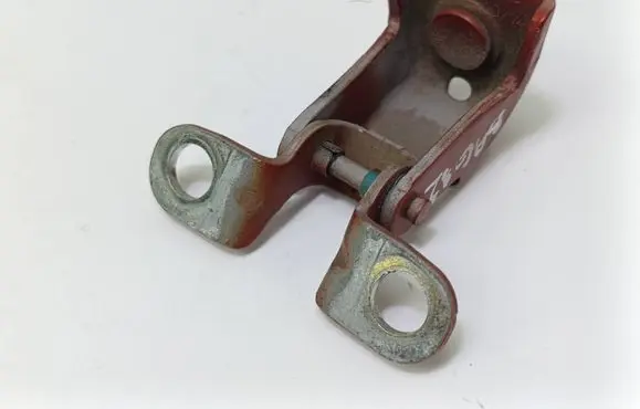 Peugeot 2008 I Tailgate/trunk/boot hinge 573420