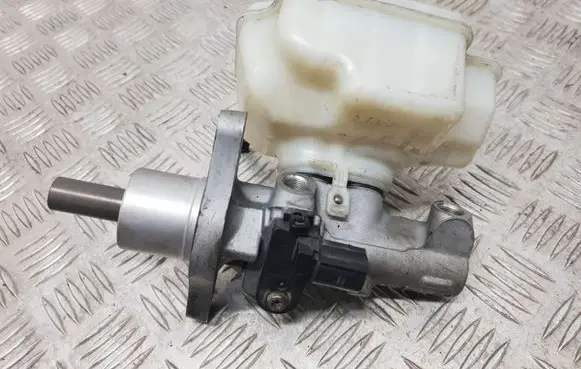 Volkswagen Golf V Master brake cylinder 03350886351