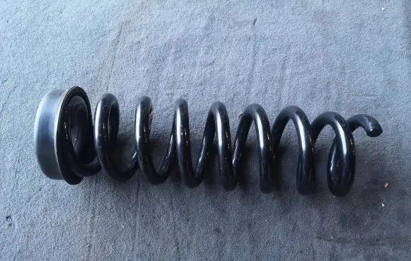 BMW 4 F32 F33 Rear coil spring 6764419