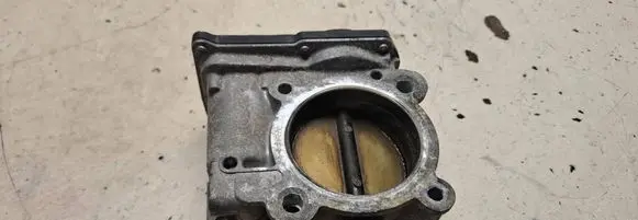 Volvo V50 Throttle valve 30711551 00074 10G270541