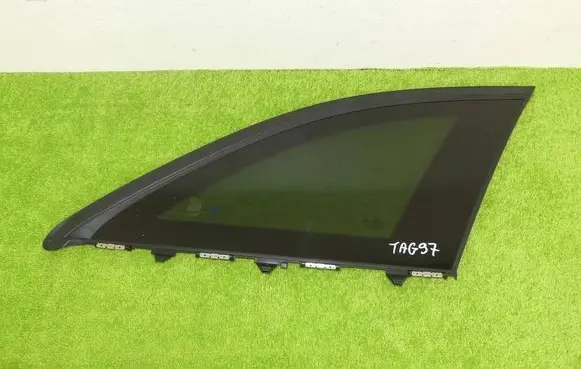 Mercedes-Benz C W205 Front door window/glass (coupe) 2056701612