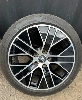 Porsche Taycan 9J1 R20 carbon fiber rim 
