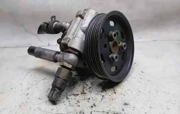 Volkswagen Golf IV Power steering pump 550015 3220160 894567