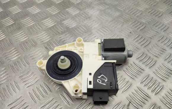 Jeep Compass Front door window regulator motor C37722104 C61743100