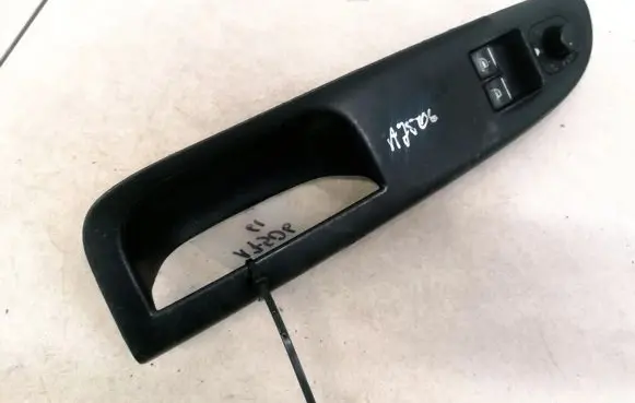 Volkswagen PASSAT B6 Electric window control switch