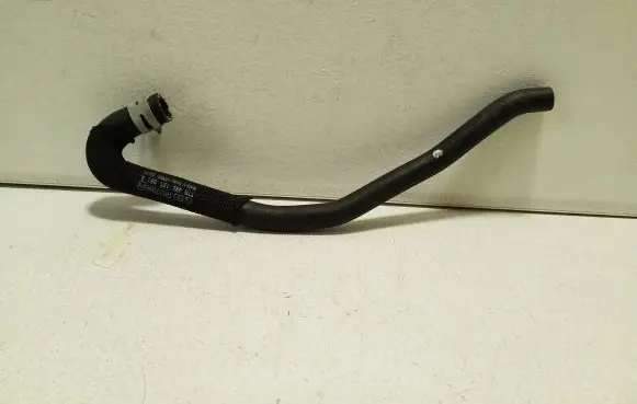 Audi e-tron Engine coolant pipe/hose 4KL121081A