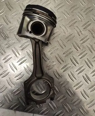 Volvo V60 Piston with connecting rod 81l123