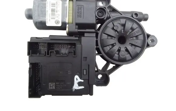 Volkswagen PASSAT B7 Front door window regulator motor 3C0959793C 3AA959701A