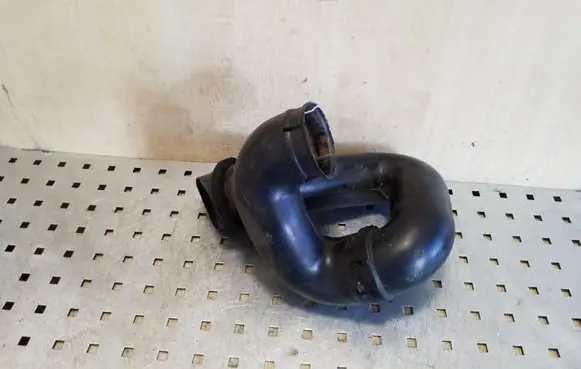 Mitsubishi Pajero Sport I Air intake duct part