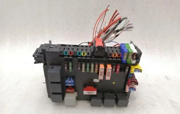 Mercedes-Benz S W221 Fuse module A2219006902