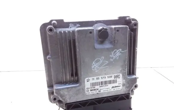 Opel Insignia A Engine control unit/module 55573539 0281015774