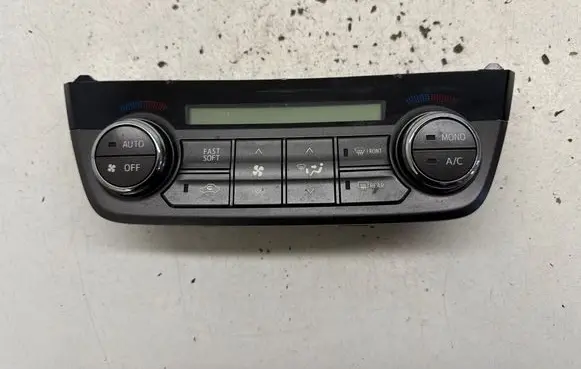 Toyota RAV 4 (XA40) Climate control unit 75F546