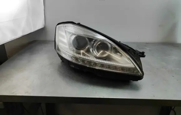 Mercedes-Benz S W221 Headlight/headlamp A2218206439