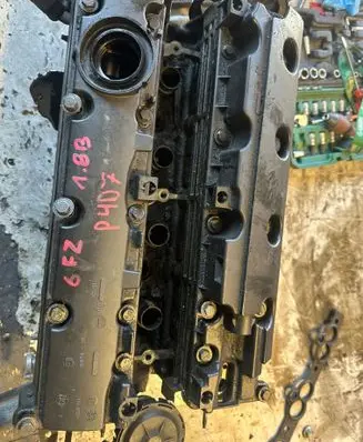 Peugeot 407 Engine head 566