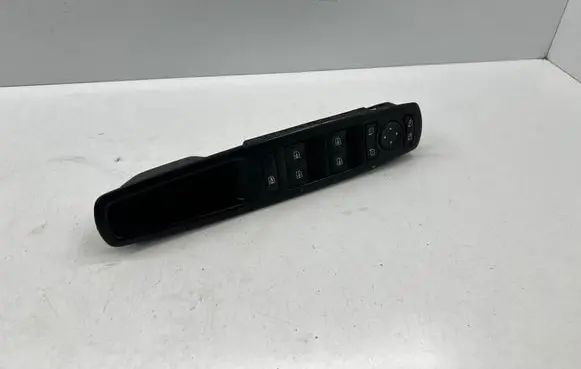 Renault Scenic III - Grand scenic III Electric window control switch 809610017R 001511A