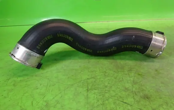 Infiniti QX30 Intercooler hose/pipe