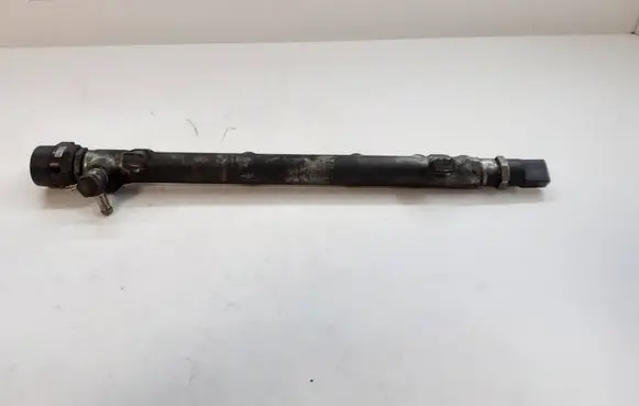 Mercedes-Benz C W203 Fuel main line pipe A6460700295 0445214073